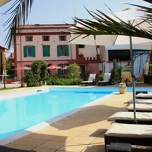 villa-rossella-con-piscina.hotelinveneto.com/